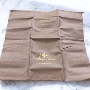 NWOT Large Patricia Nash 21.5” x 23.5” Brown Drawstring Dust Bag